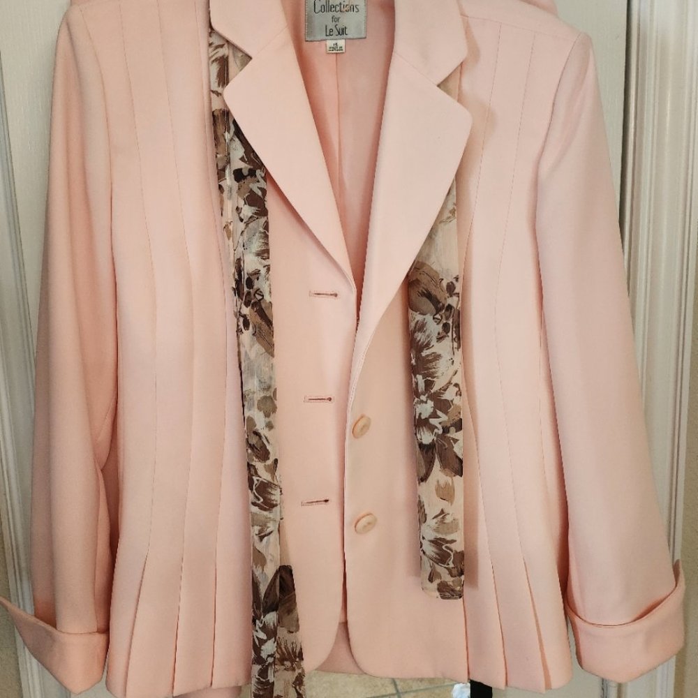 women's skirt suit